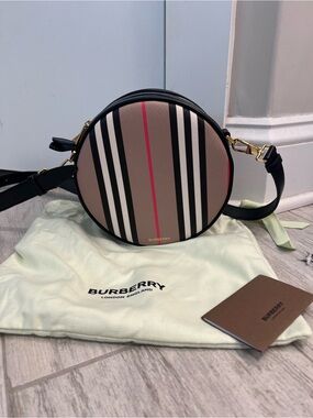 Burberry Canteen Bag